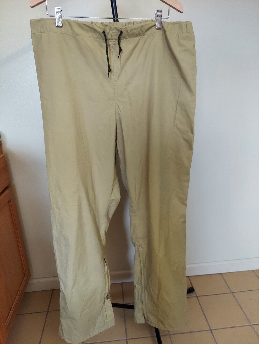 Bass Pro ShopsGore-Tex Fishing/ Sports PantsSize XLarge Tall Tan